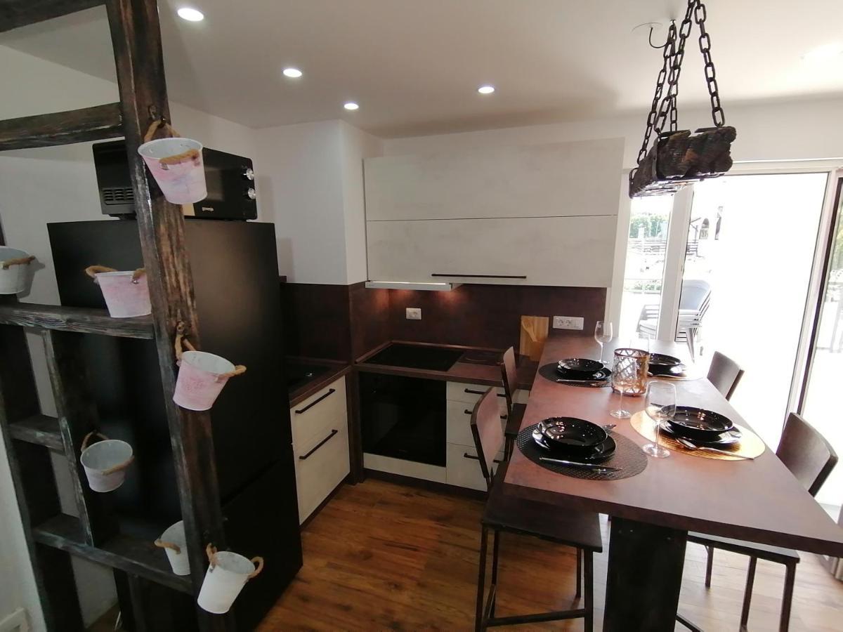 Apartmani Kiko Πόρετς Δωμάτιο φωτογραφία