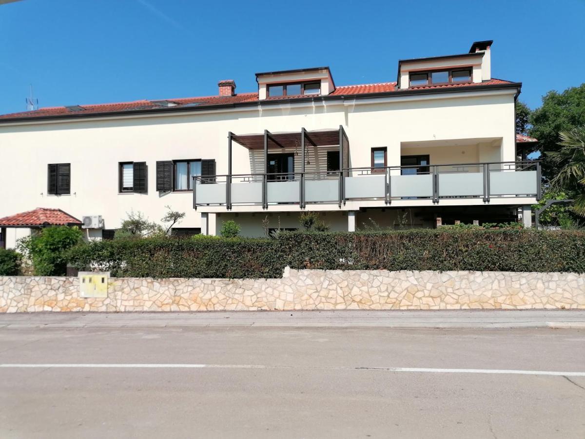 Apartmani Kiko Πόρετς Εξωτερικό φωτογραφία
