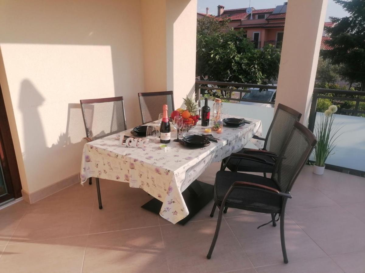 Apartmani Kiko Πόρετς Εξωτερικό φωτογραφία